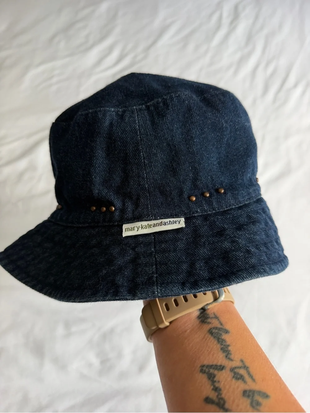 VTG Y2K Style Mary Kate and Ashley Denim Blue Metal Detail Bucket Hat